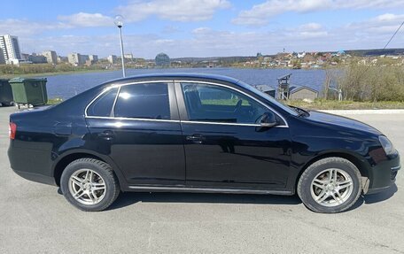 Volkswagen Jetta VI, 2007 год, 599 999 рублей, 3 фотография