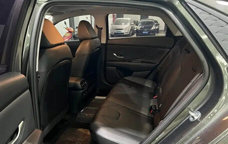 Hyundai Elantra, 2023 год, 1 100 000 рублей, 18 фотография