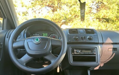 Skoda Fabia II, 2011 год, 380 000 рублей, 13 фотография