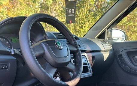 Skoda Fabia II, 2011 год, 380 000 рублей, 10 фотография