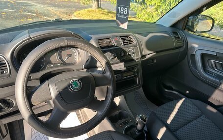 Skoda Fabia II, 2011 год, 380 000 рублей, 11 фотография