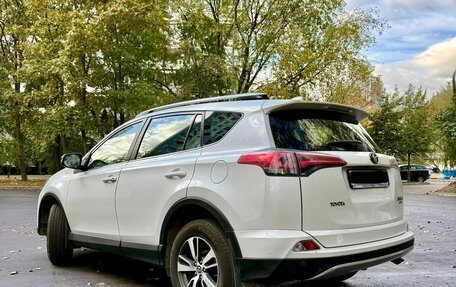 Toyota RAV4, 2015 год, 2 600 000 рублей, 5 фотография