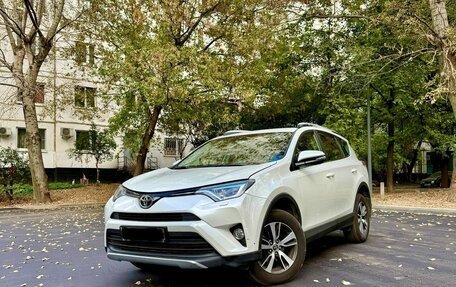 Toyota RAV4, 2015 год, 2 600 000 рублей, 7 фотография