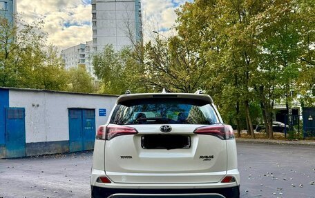 Toyota RAV4, 2015 год, 2 600 000 рублей, 4 фотография