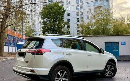 Toyota RAV4, 2015 год, 2 600 000 рублей, 3 фотография