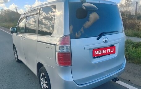 Toyota Noah III, 2009 год, 1 380 000 рублей, 4 фотография