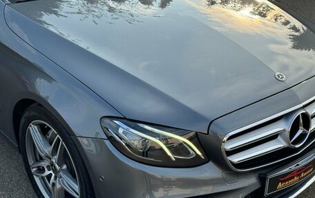 Mercedes-Benz E-Класс, 2019 год, 3 190 000 рублей, 5 фотография