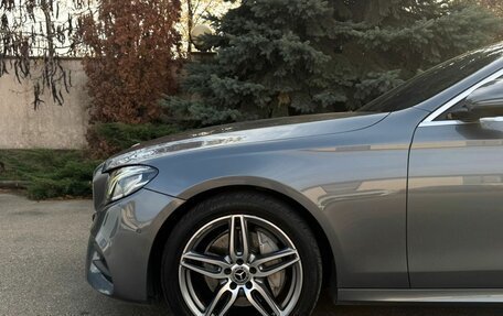 Mercedes-Benz E-Класс, 2019 год, 3 190 000 рублей, 8 фотография