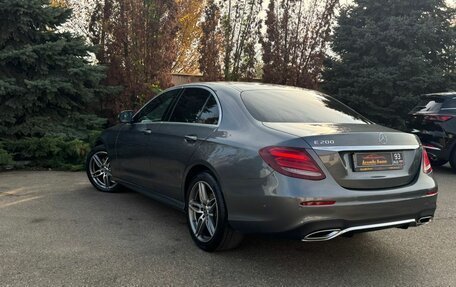 Mercedes-Benz E-Класс, 2019 год, 3 190 000 рублей, 14 фотография