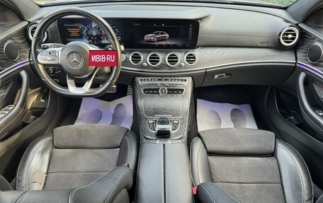 Mercedes-Benz E-Класс, 2019 год, 3 190 000 рублей, 20 фотография