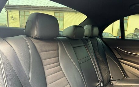 Mercedes-Benz E-Класс, 2019 год, 3 190 000 рублей, 29 фотография