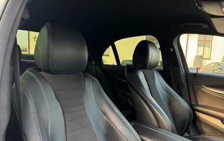 Mercedes-Benz E-Класс, 2019 год, 3 190 000 рублей, 28 фотография