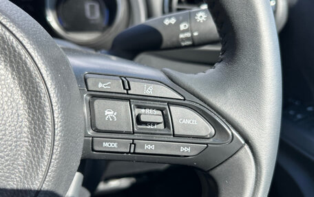 Toyota Yaris, 2021 год, 1 330 000 рублей, 9 фотография