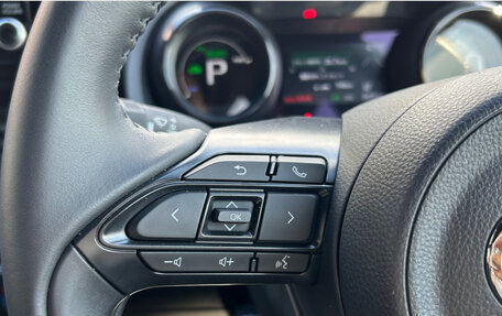 Toyota Yaris, 2021 год, 1 330 000 рублей, 8 фотография