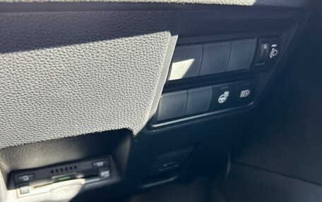 Toyota Yaris, 2021 год, 1 330 000 рублей, 22 фотография