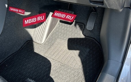 Toyota Yaris, 2021 год, 1 330 000 рублей, 21 фотография