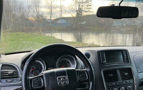 Dodge Caravan V, 2018 год, 2 100 000 рублей, 4 фотография