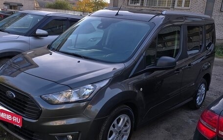 Ford Tourneo Connect II рестайлинг, 2020 год, 2 000 000 рублей, 5 фотография