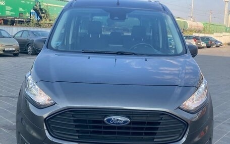 Ford Tourneo Connect II рестайлинг, 2020 год, 2 000 000 рублей, 21 фотография