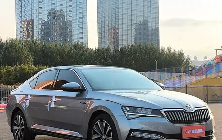 Skoda Superb III рестайлинг, 2022 год, 1 750 000 рублей, 3 фотография
