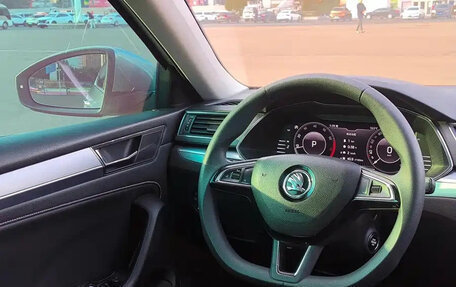 Skoda Superb III рестайлинг, 2022 год, 1 750 000 рублей, 13 фотография