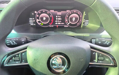 Skoda Superb III рестайлинг, 2022 год, 1 750 000 рублей, 14 фотография