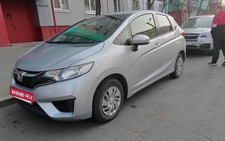 Honda Fit III, 2017 год, 1 000 000 рублей, 2 фотография