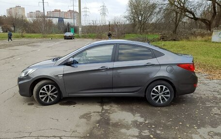 Hyundai Solaris II рестайлинг, 2012 год, 700 000 рублей, 2 фотография