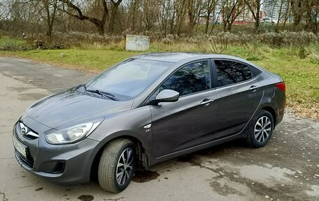 Hyundai Solaris II рестайлинг, 2012 год, 700 000 рублей, 6 фотография