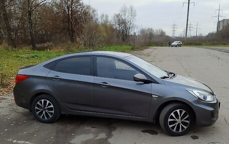 Hyundai Solaris II рестайлинг, 2012 год, 700 000 рублей, 5 фотография