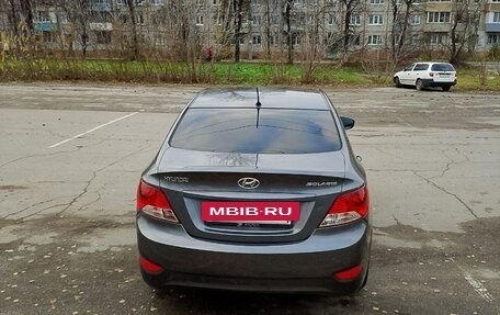 Hyundai Solaris II рестайлинг, 2012 год, 700 000 рублей, 8 фотография