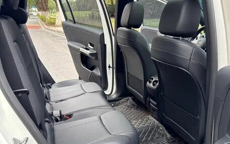 Mercedes-Benz GLB, 2022 год, 2 530 000 рублей, 13 фотография