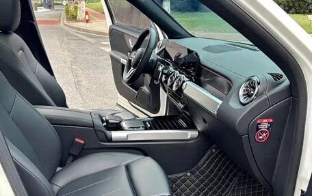 Mercedes-Benz GLB, 2022 год, 2 530 000 рублей, 12 фотография