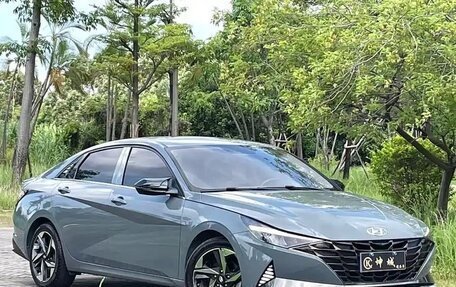 Hyundai Elantra, 2022 год, 1 700 000 рублей, 4 фотография