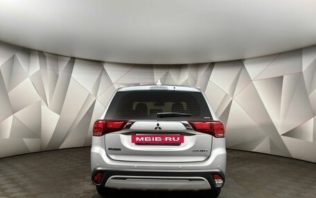 Mitsubishi Outlander III рестайлинг 3, 2019 год, 2 259 000 рублей, 8 фотография