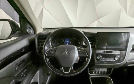 Mitsubishi Outlander III рестайлинг 3, 2019 год, 2 259 000 рублей, 16 фотография