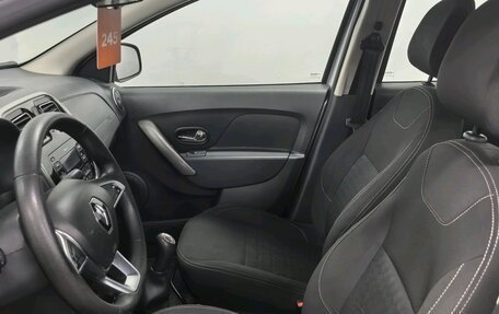 Renault Logan II, 2018 год, 600 000 рублей, 8 фотография