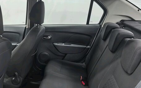 Renault Logan II, 2018 год, 600 000 рублей, 15 фотография