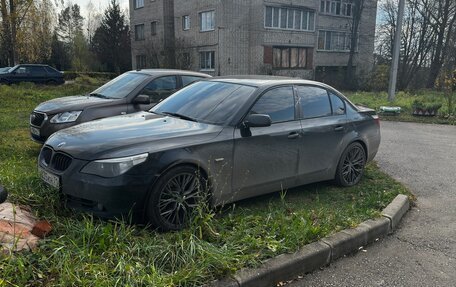 BMW 5 серия, 2004 год, 1 000 000 рублей, 10 фотография