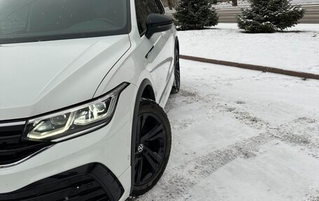 Volkswagen Tiguan II, 2021 год, 5 200 000 рублей, 3 фотография