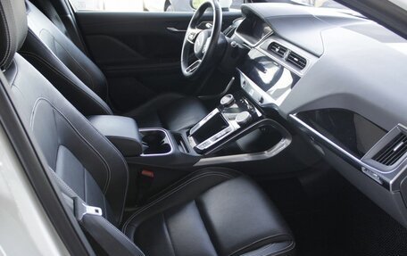 Jaguar I-Pace I, 2019 год, 3 600 000 рублей, 13 фотография