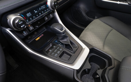 Toyota RAV4, 2025 год, 4 150 000 рублей, 15 фотография