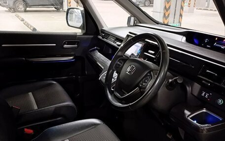 Honda Stepwgn IV, 2016 год, 2 200 000 рублей, 8 фотография