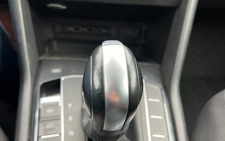 Volkswagen Tiguan II, 2020 год, 1 800 000 рублей, 27 фотография