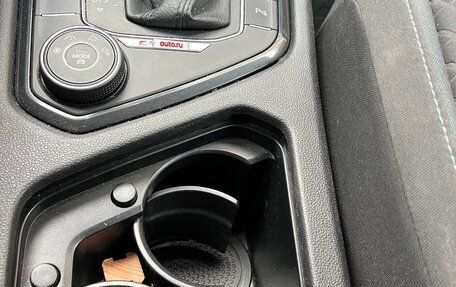 Volkswagen Tiguan II, 2020 год, 1 800 000 рублей, 28 фотография