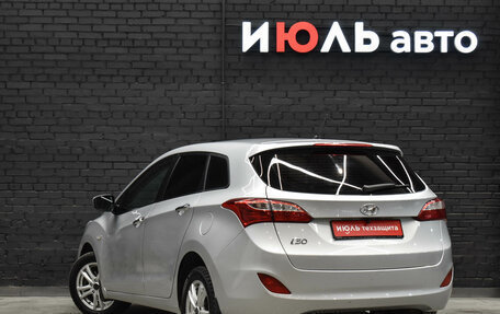 Hyundai i30 II рестайлинг, 2015 год, 1 300 000 рублей, 4 фотография