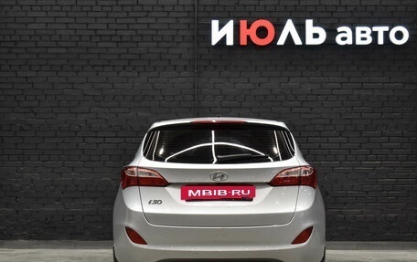 Hyundai i30 II рестайлинг, 2015 год, 1 300 000 рублей, 5 фотография