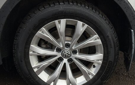 Volkswagen Tiguan II, 2019 год, 2 255 000 рублей, 11 фотография