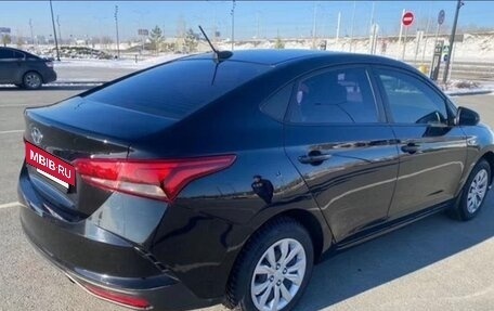 Hyundai Solaris II рестайлинг, 2021 год, 1 550 000 рублей, 2 фотография