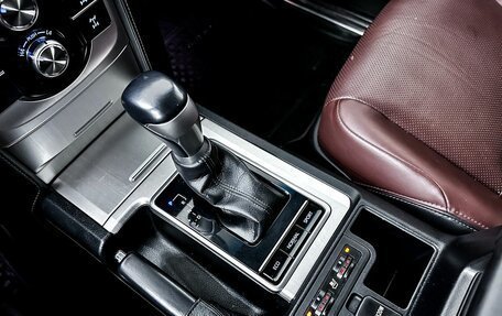 Toyota Land Cruiser Prado 150 рестайлинг 2, 2020 год, 4 750 000 рублей, 23 фотография